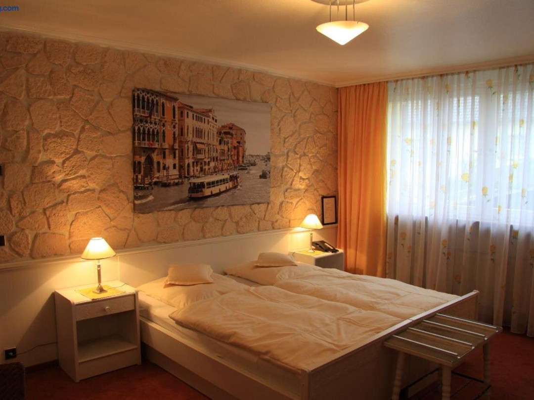 Muhlheim am Main酒店住宿-Die Post in Burgel