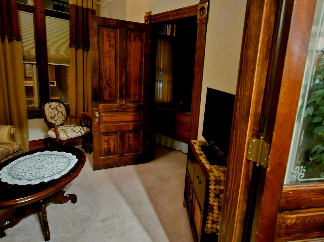 Heritage House Bed & Breakfast主图