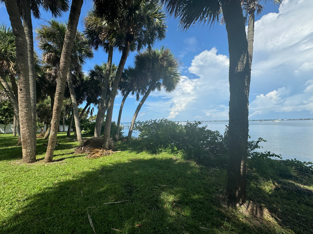 Eau Gallie Arts District景点图片