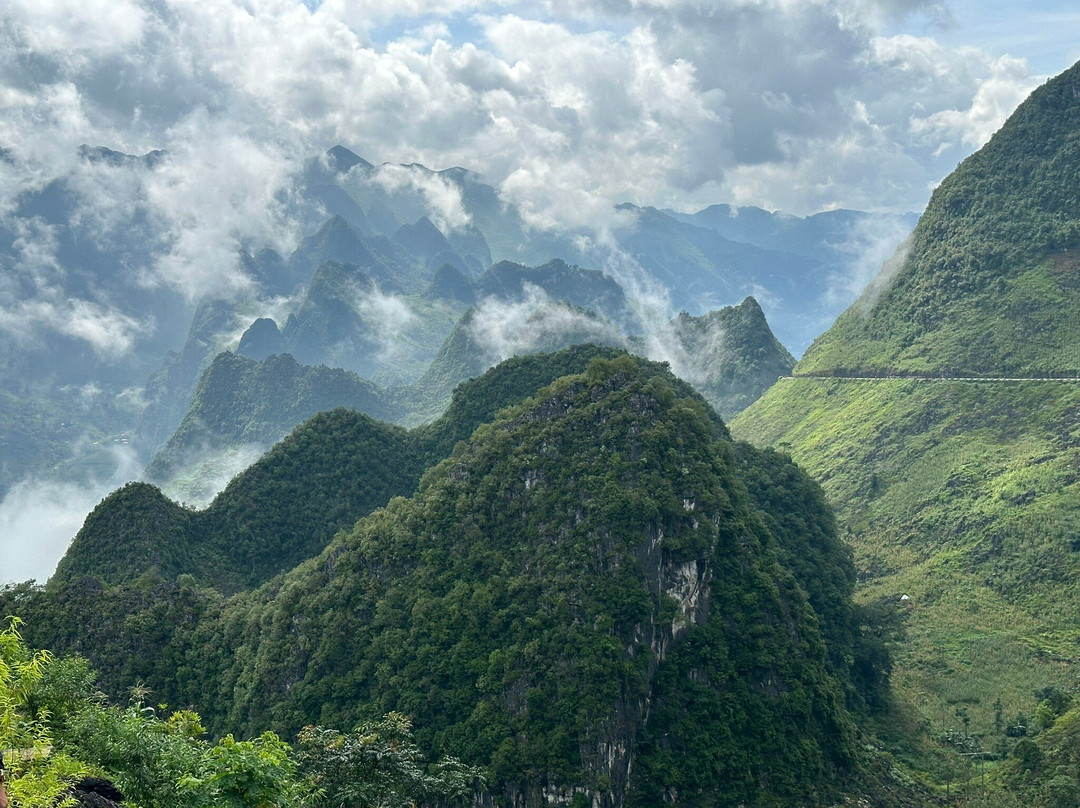 Ma Pi Leng Pass景点图片