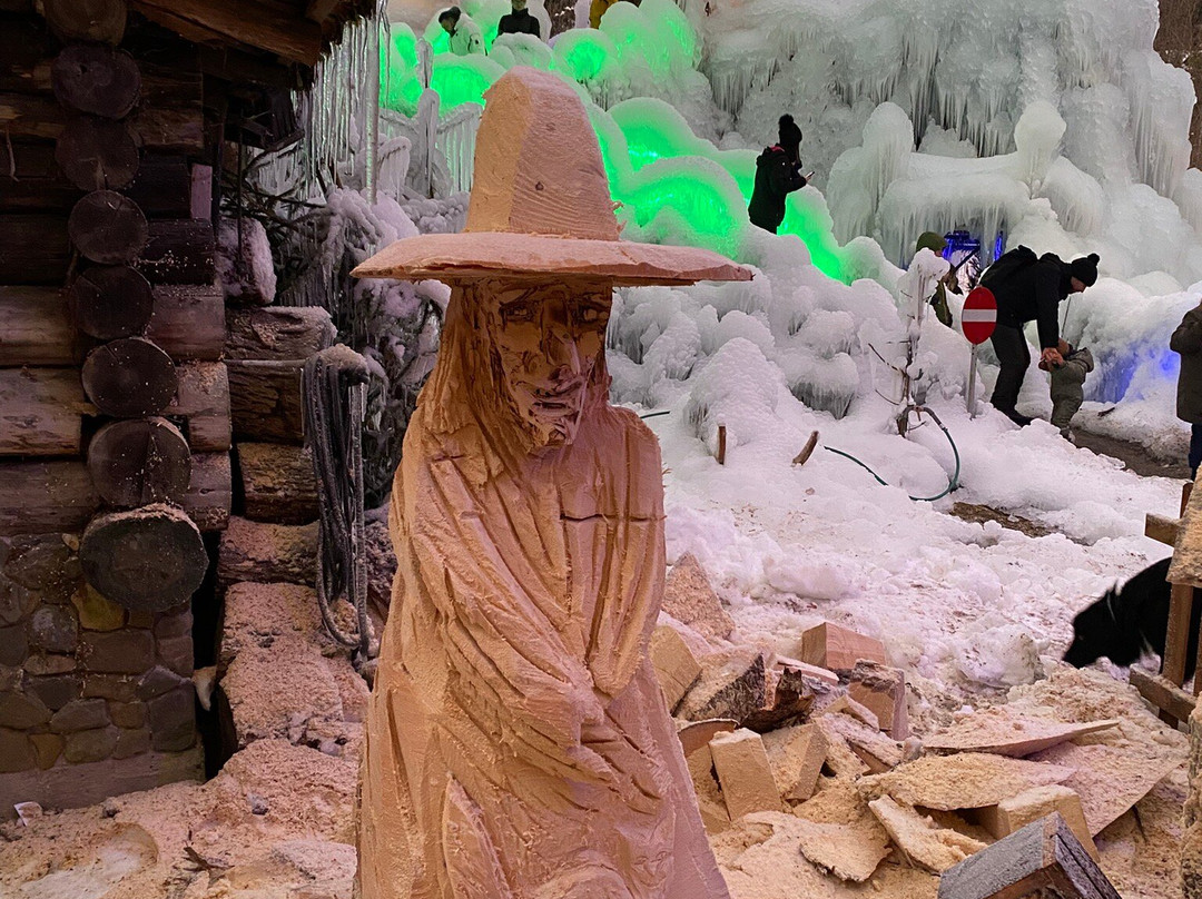 Ice palaces Schwarzsee景点图片