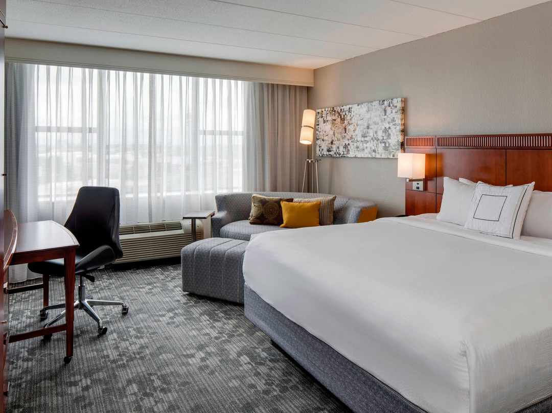 波士顿洛根机场万怡酒店主图