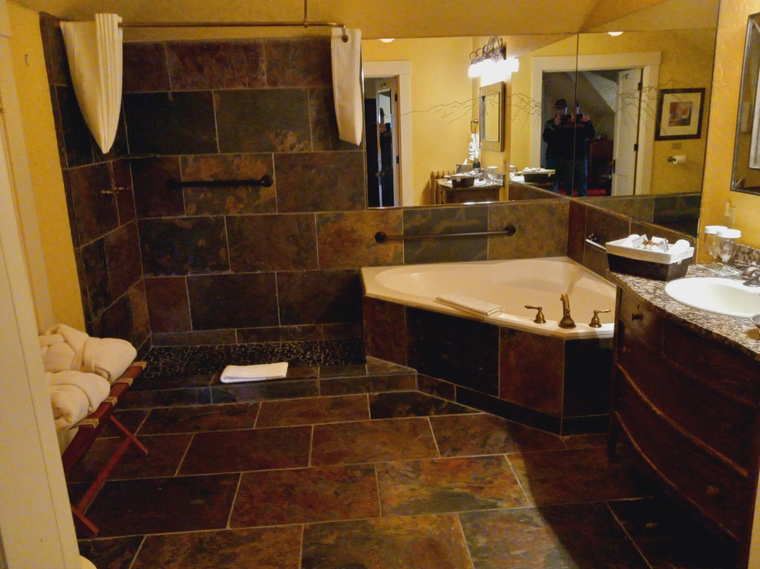 Inn On The Hill主图