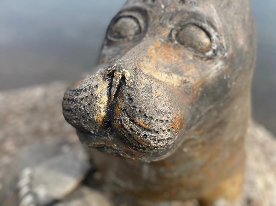 Seal Sculpture景点图片