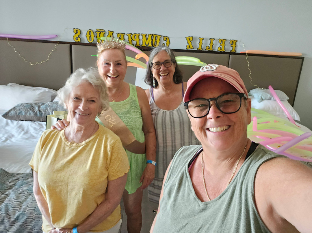 Crocs Resort & Casino主图