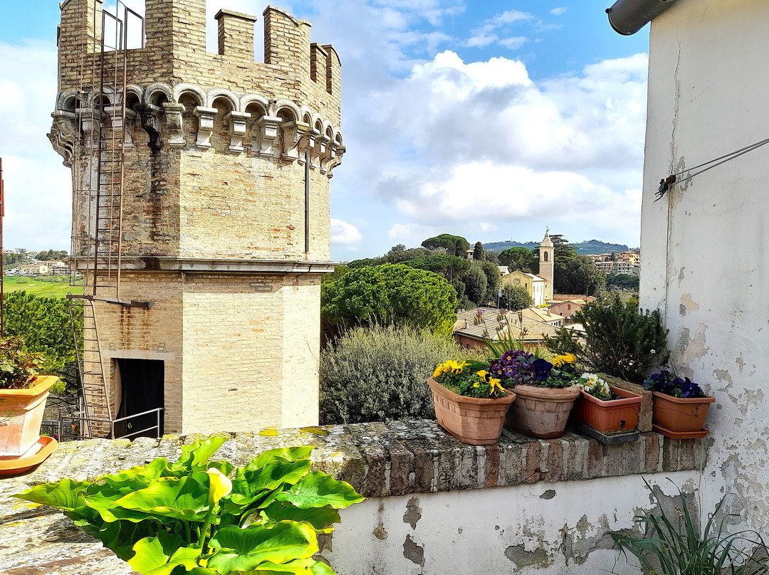 Torre Dell'Acquedotto-Polverigi必去景点