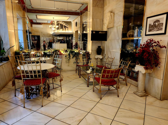 大理石屋酒店主图