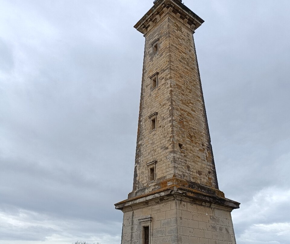 Phare de Vallières景点图片