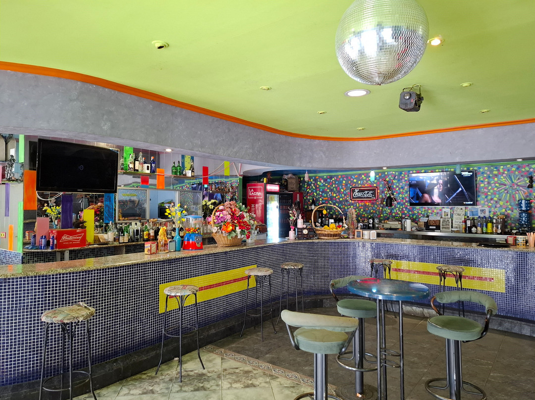 Bar Rompeolas Playa De Navia-Navia必去景点