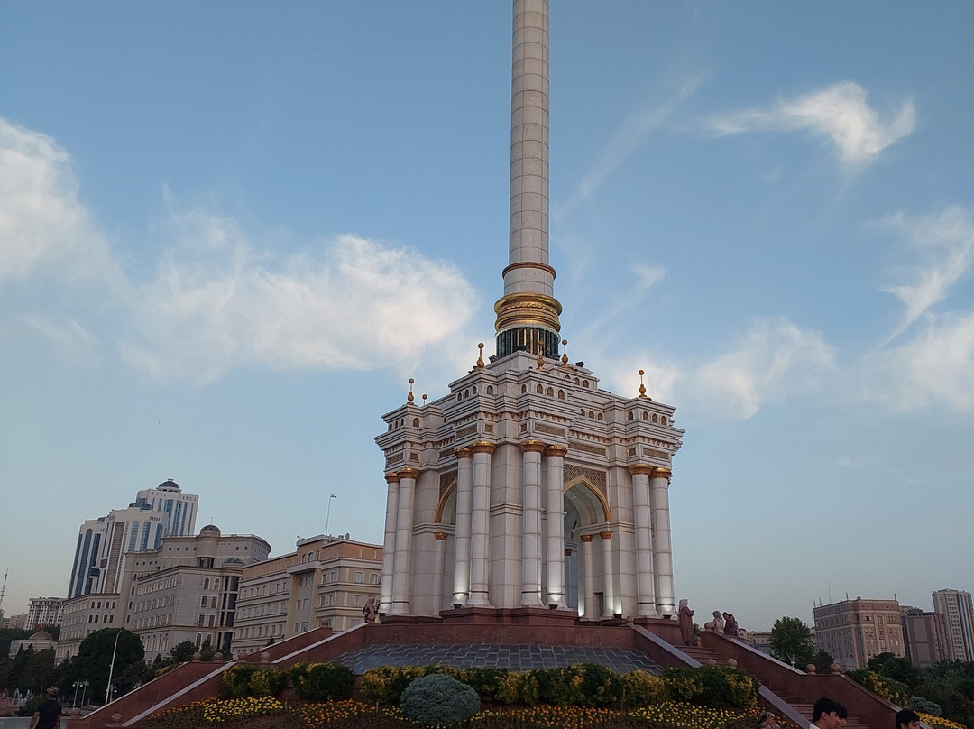 Stele with the Emblem of Tajikistan-杜尚别必去景点