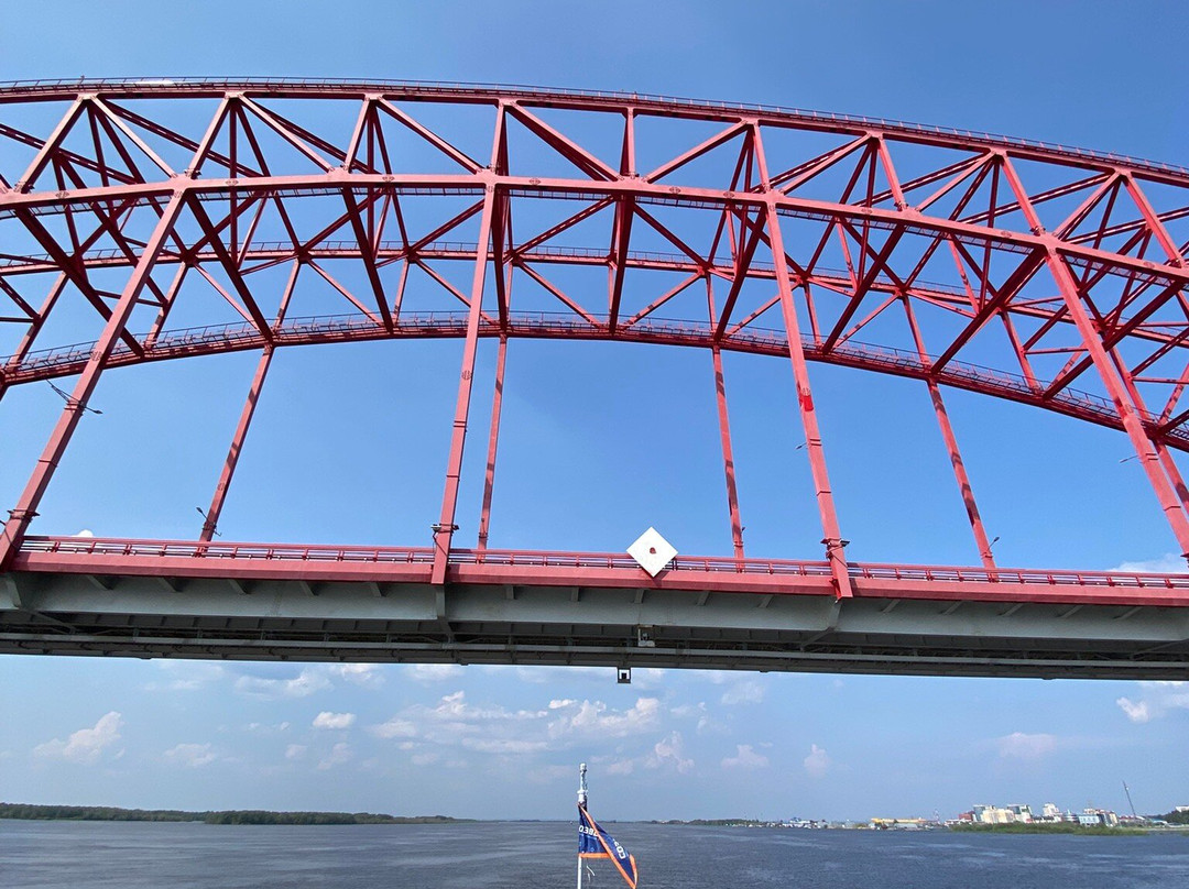 Red Dragon The Automobile Bridge Over the Irtysh-Khanty-Mansiysk必去景点