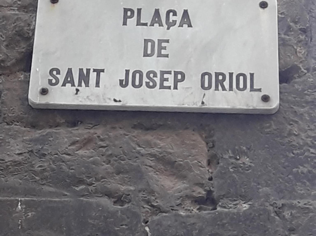Plaça de Sant Josep Oriol-巴塞罗那必去景点