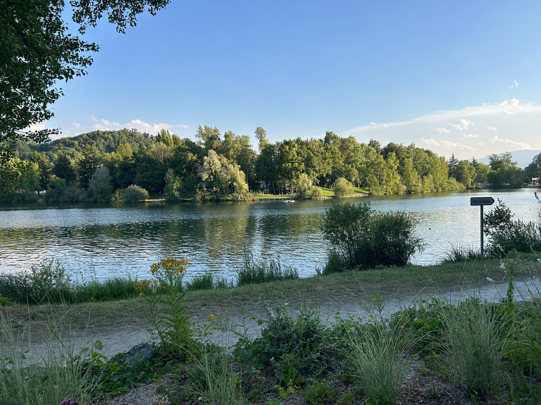 Restaurant Du Lac De Carouge