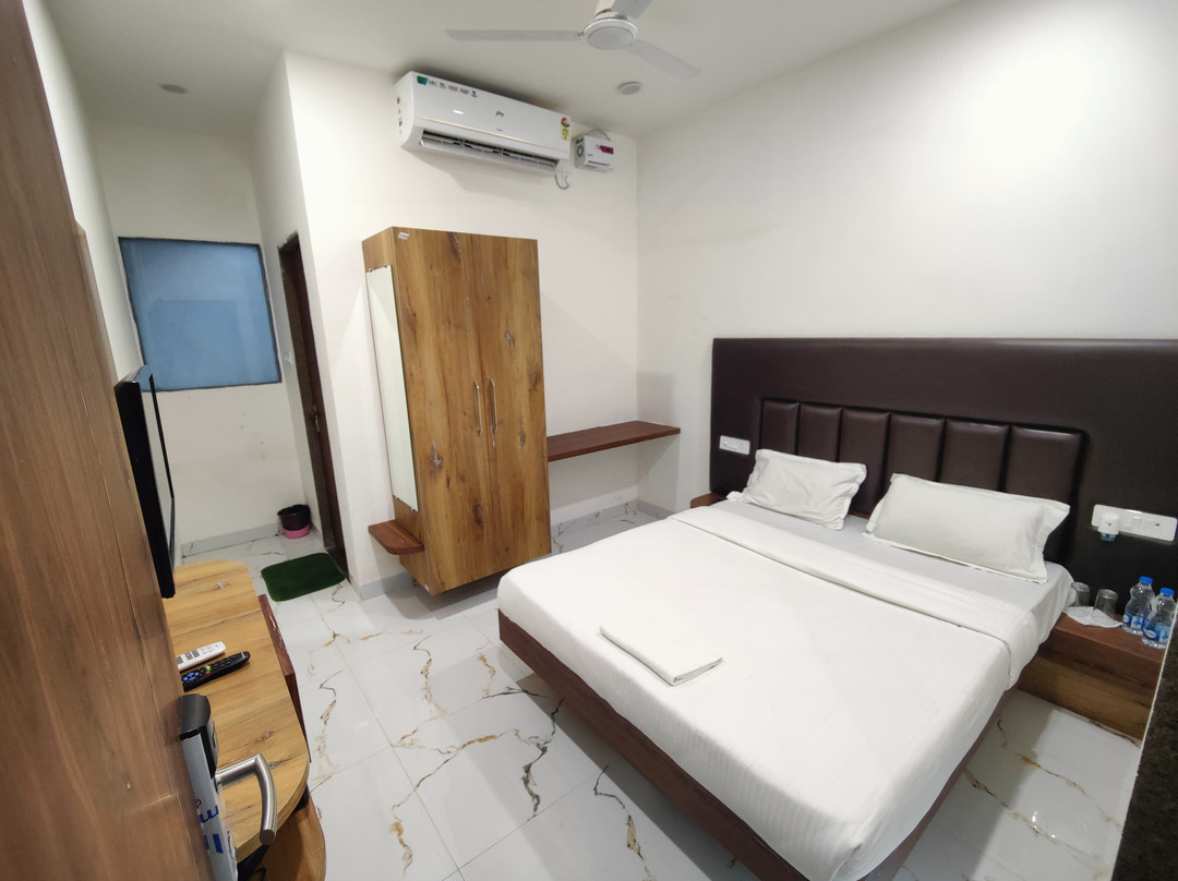 Shrikunj - Hotel And Restaurant主图