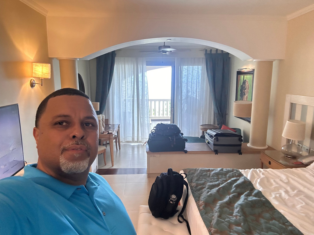 伊贝罗斯塔玫瑰厅全包大酒店主图