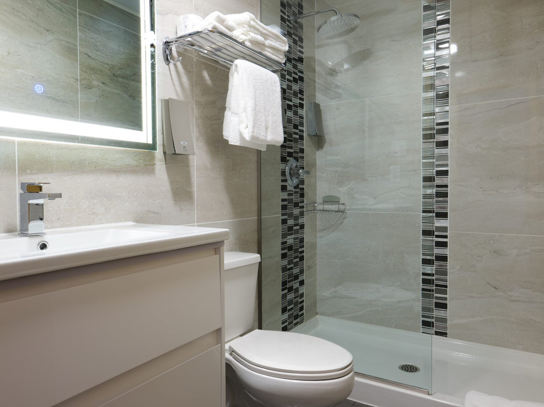 Fernie Fox Hotel主图