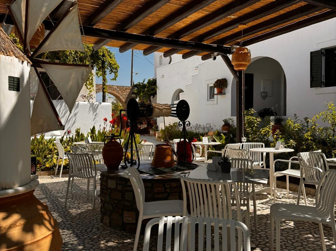 叶莱尼酒店主图