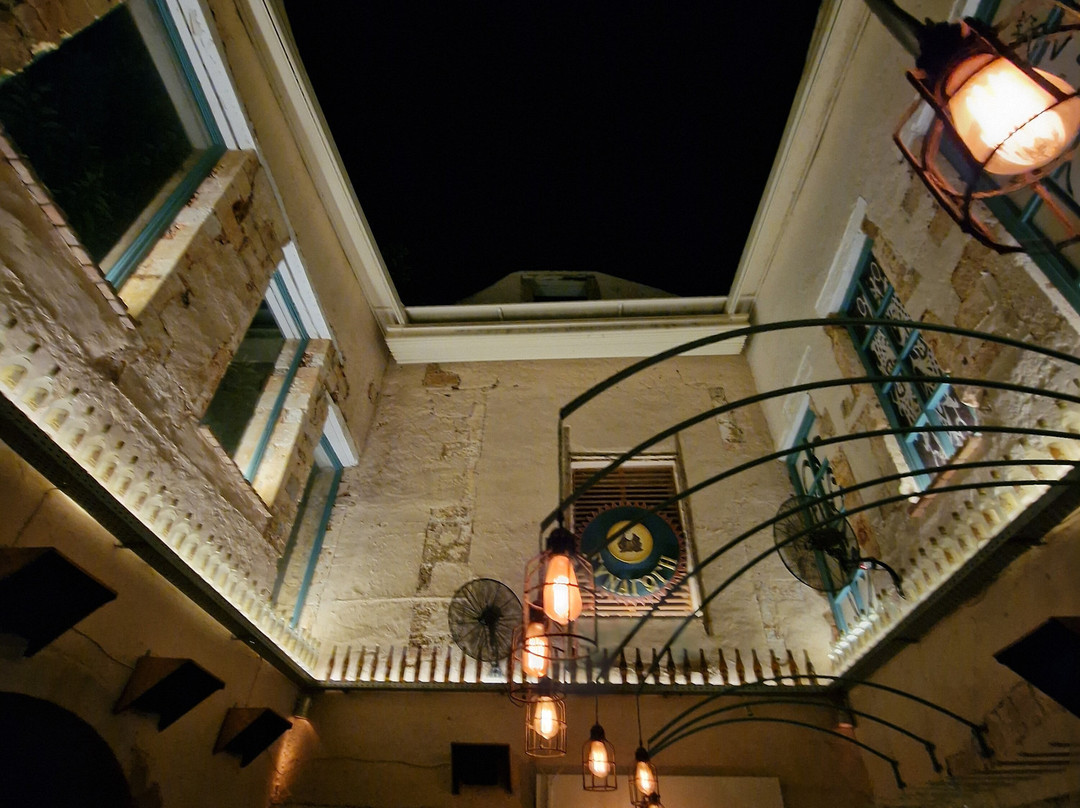 Sinagogi open air bar-干尼亚必去景点