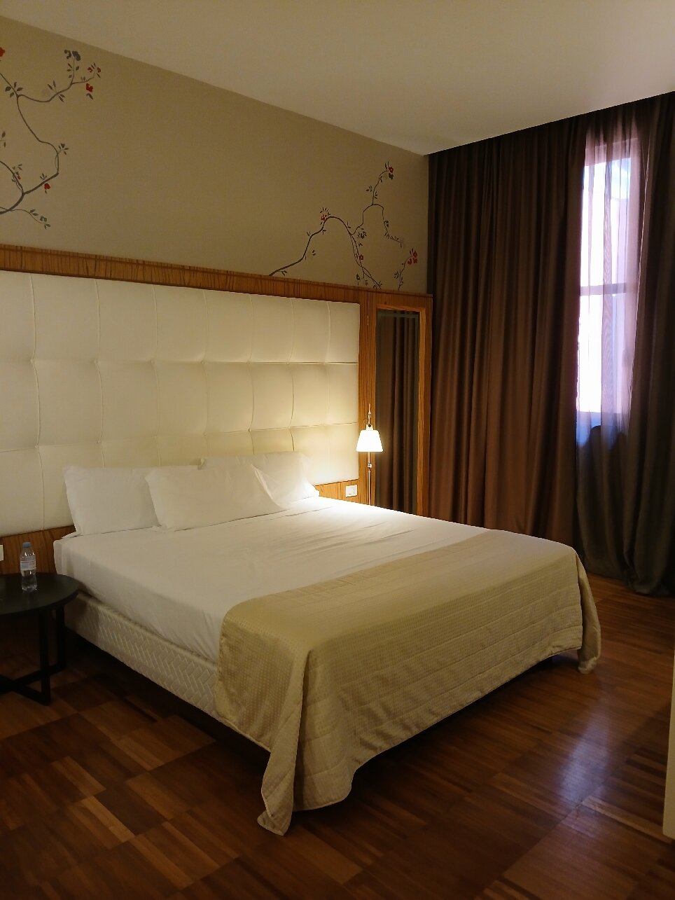 米兰罗镇假日酒店-官方