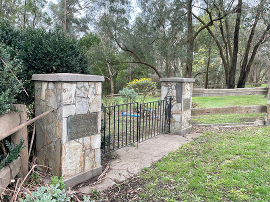 Ripplebrook Cemetery-Ripplebrook必去景点