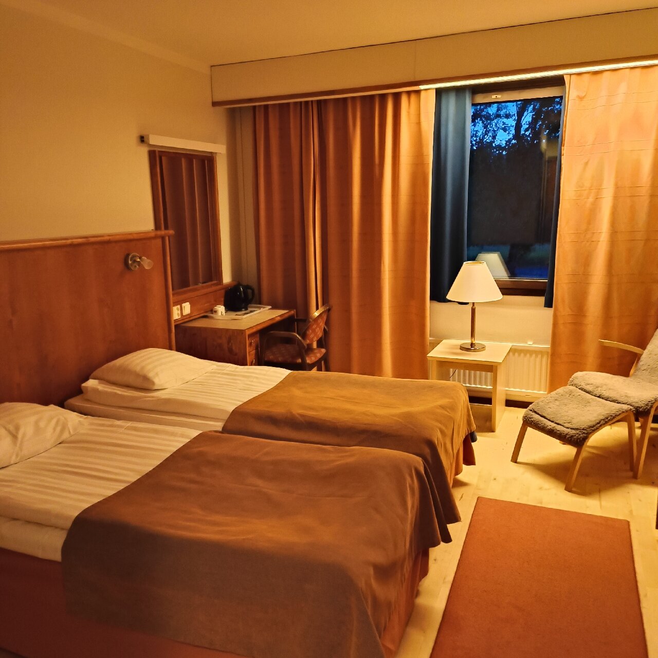 伊瓦洛酒店-官方