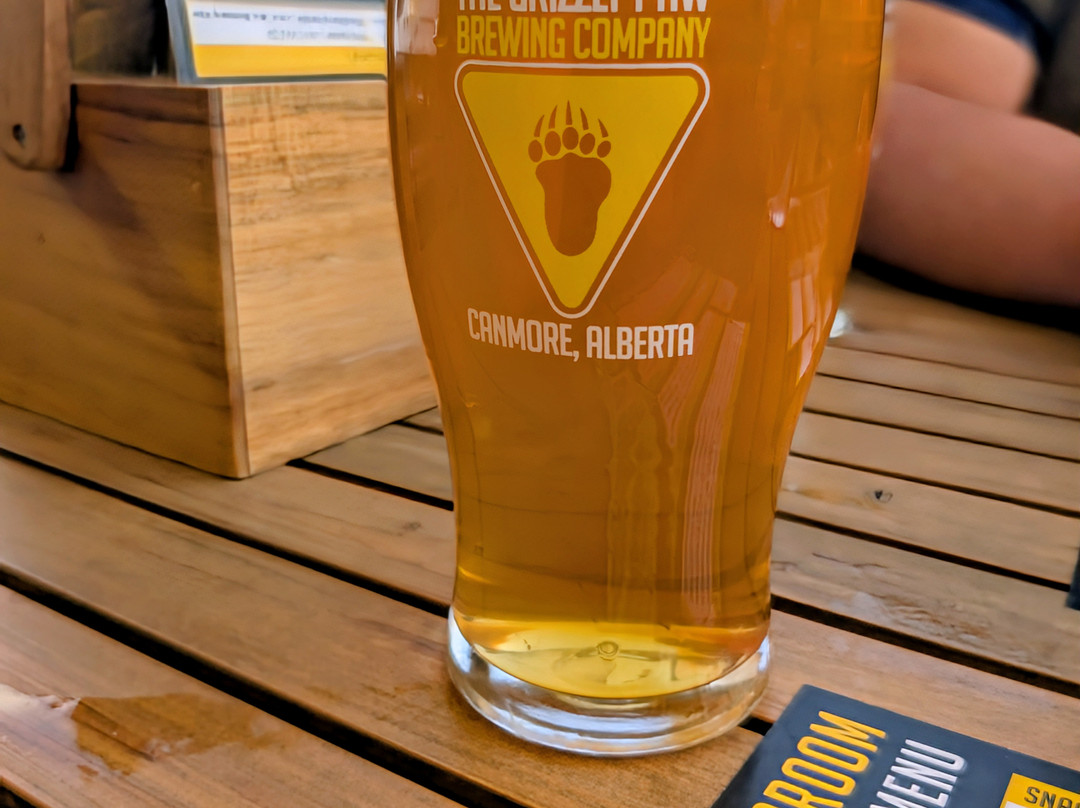 棕熊爪啤酒酿造公司-坎莫尔必去景点