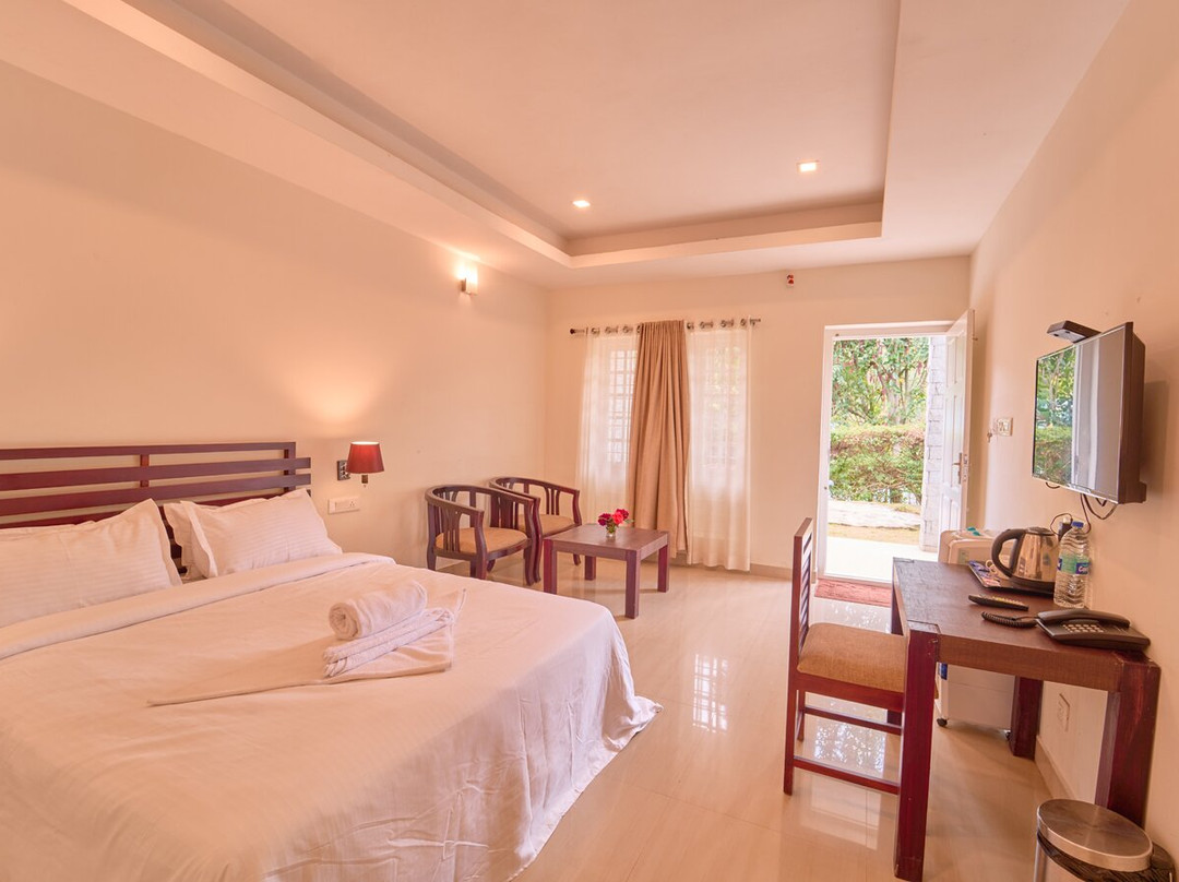 Ministers Mansion Kanthalloor Pool Resort by Voye Homes主图