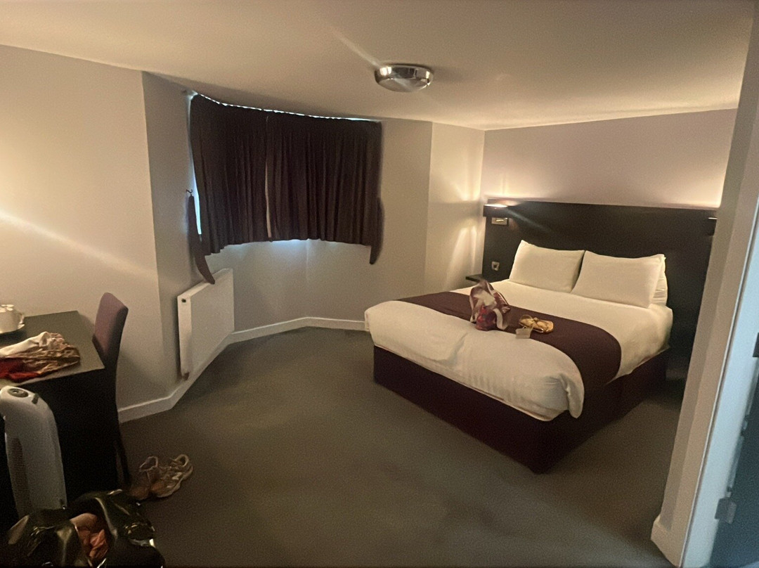 修道院住宿酒店主图