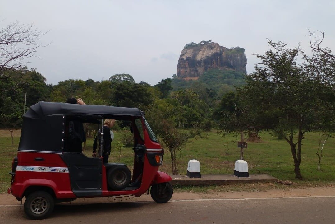 Gaveesha Tuk Tuk Safari Kandy-康提必去景点