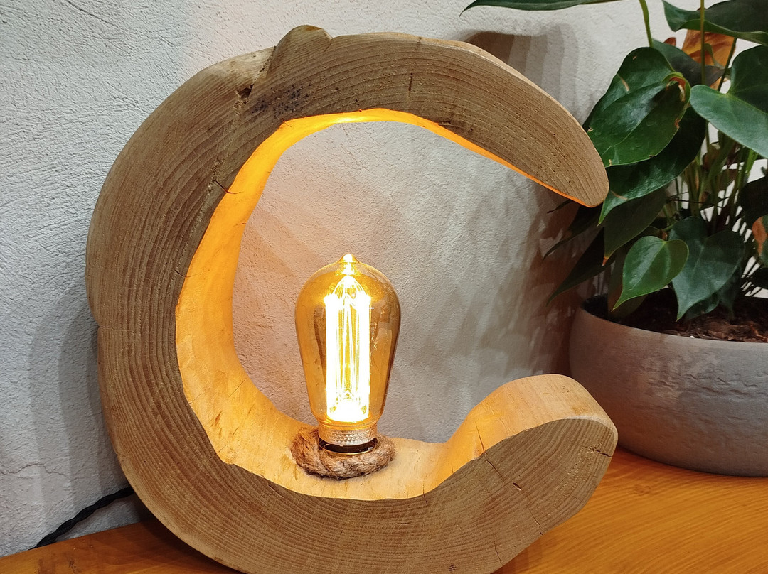 BE Wood And Leather Craft-沃洛斯必去景点