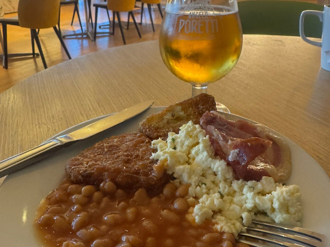 Plaza Premium Lounge Gatwick North Departures-霍利必去景点