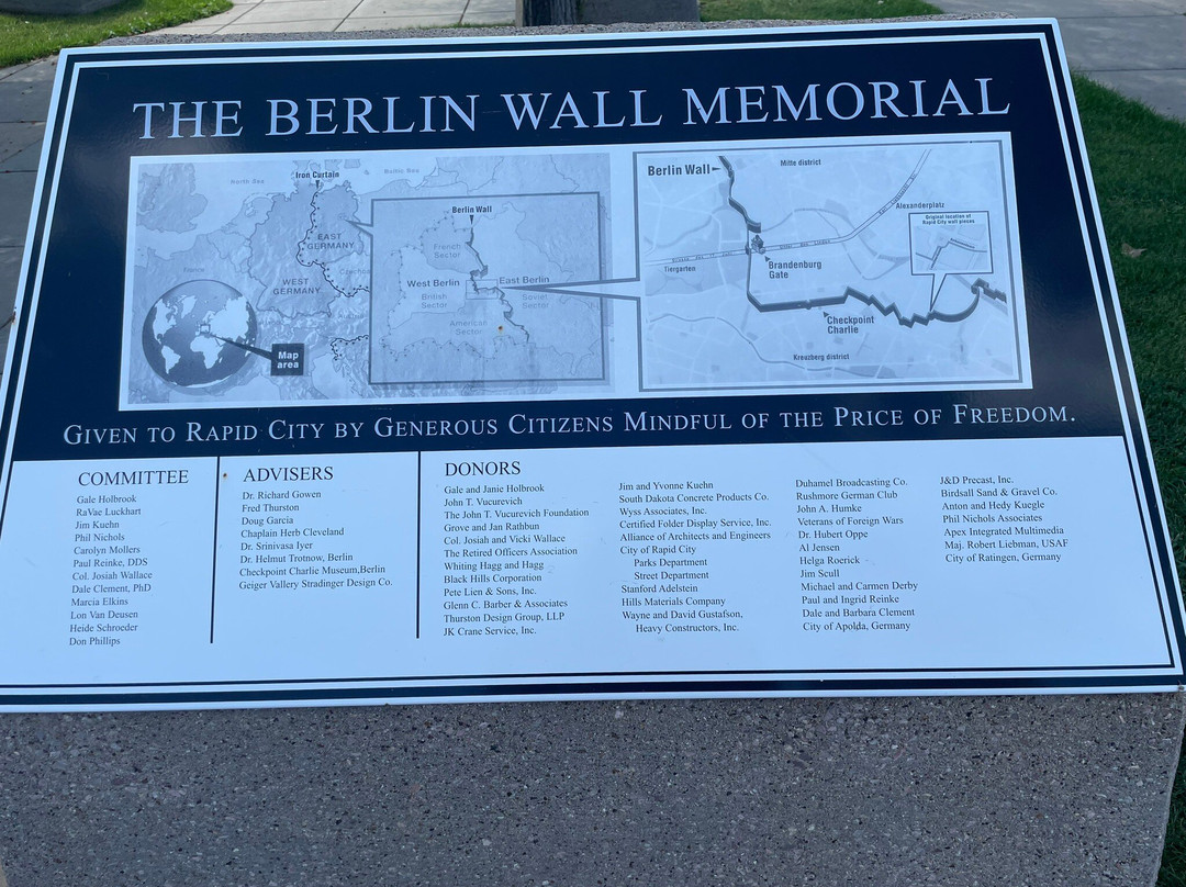 Berlin Wall Exhibit-拉皮德城必去景点