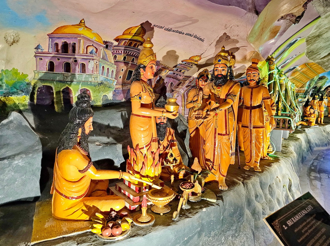 Ramayana Cave-黑风洞必去景点