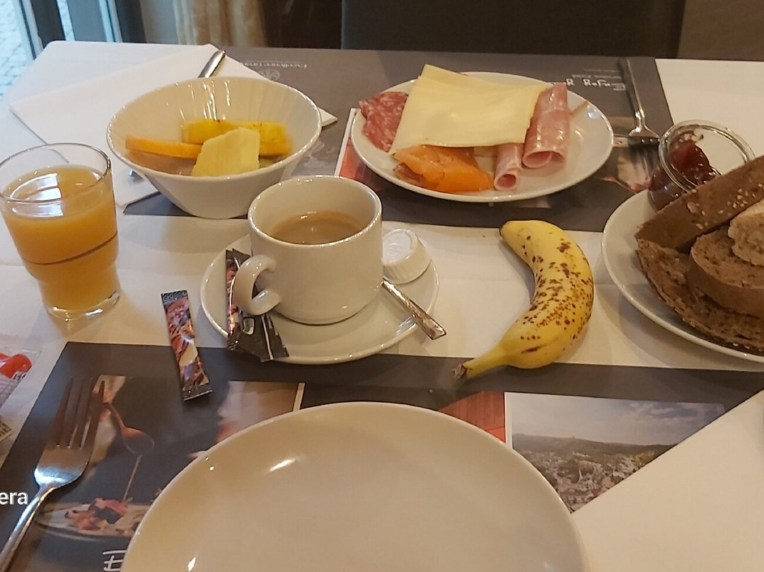 库尼尔酒店主图