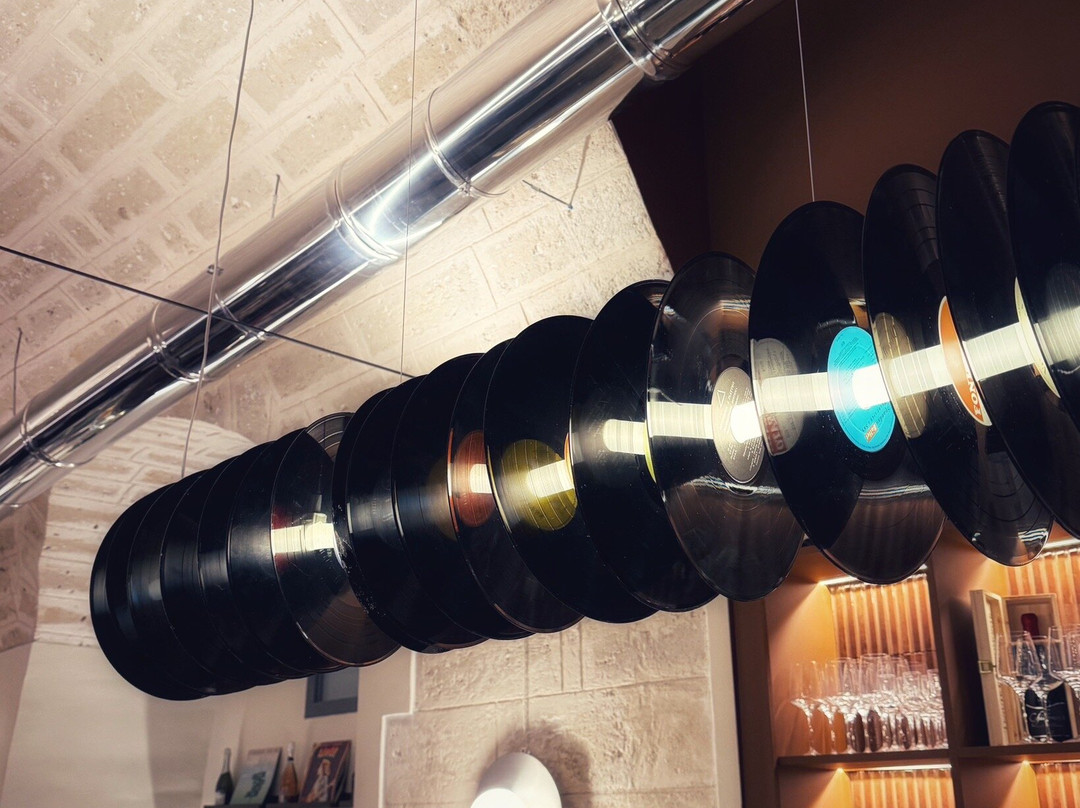 Moh- Pizza, Vini E Vinili