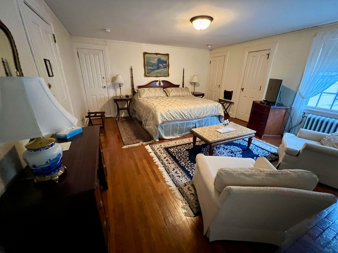 Blackberry River Inn主图