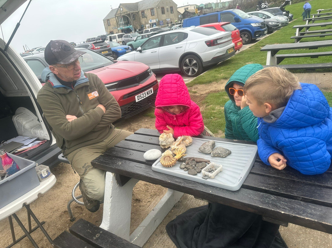 Jurassic Coast Guides-Charmouth必去景点