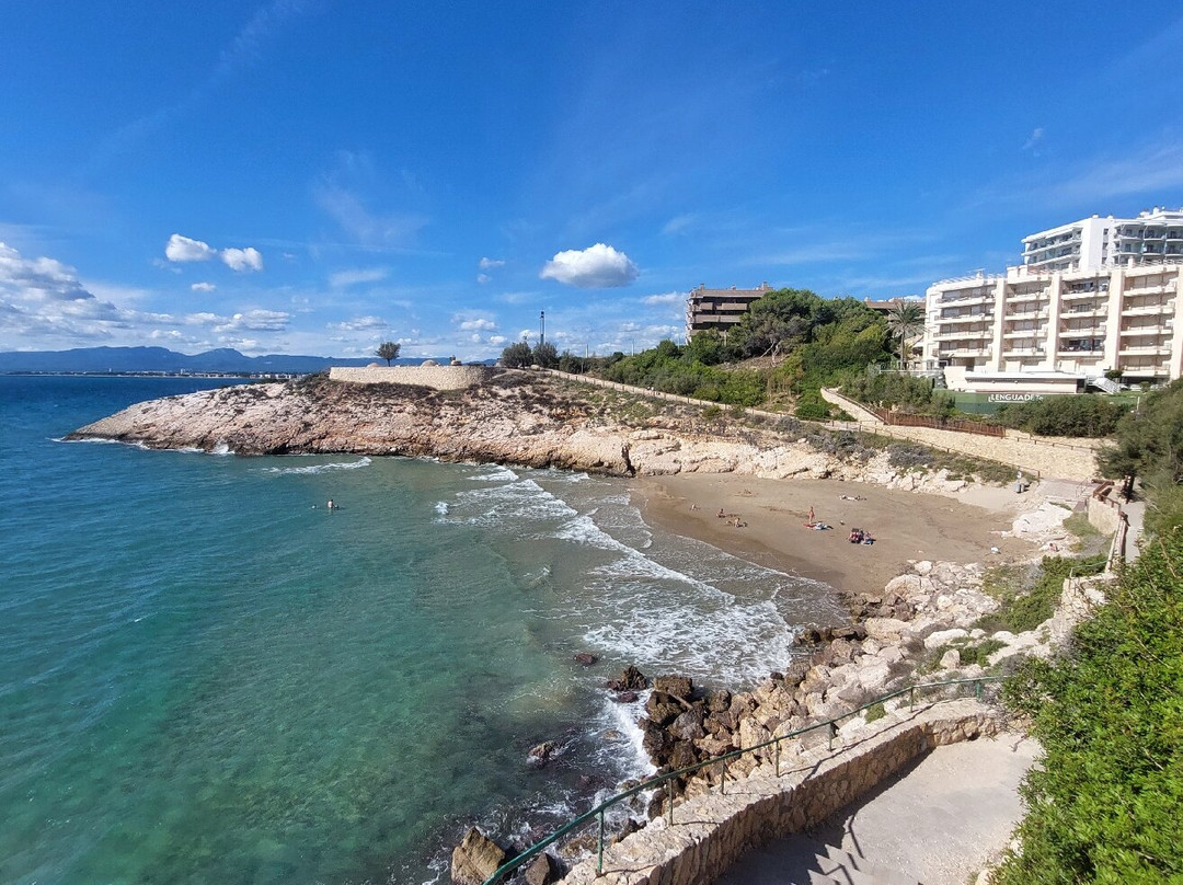 Playa de lenguadillos-萨洛必去景点