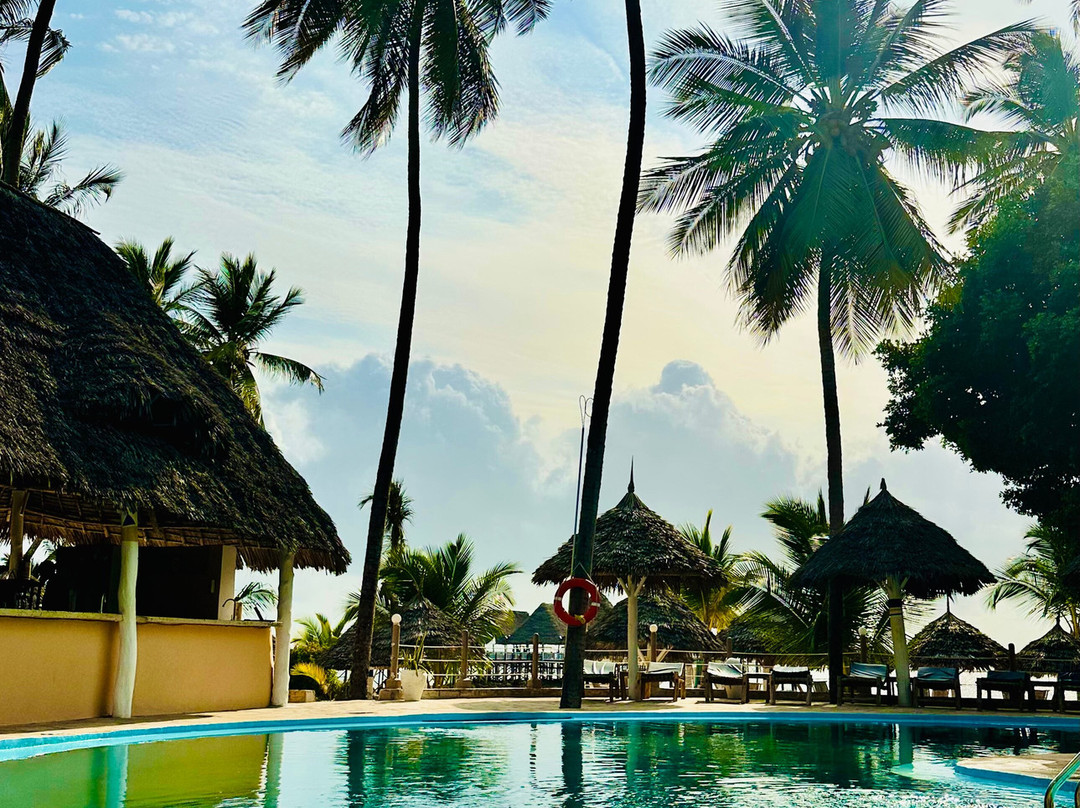 Paradise Beach Resort & Spa主图