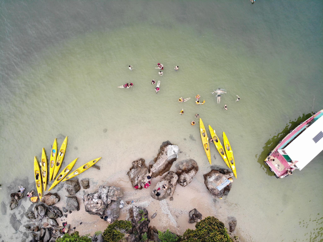Blue Swimmer Outdoors-下龙湾必去景点