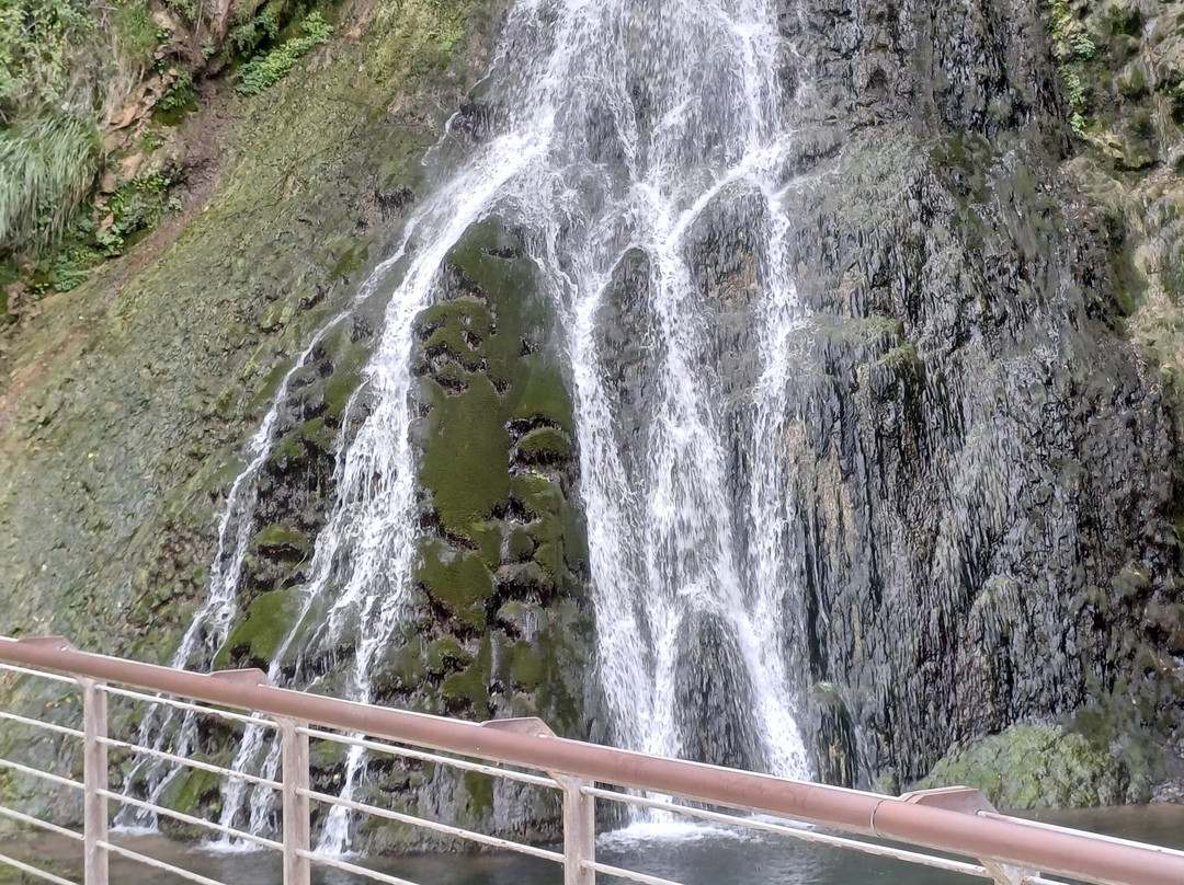 Cascata Vallategna-Asso必去景点