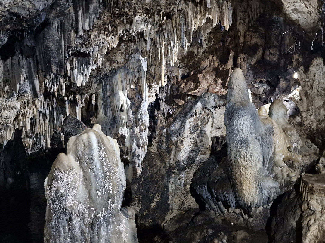 Anahulu Cave - The Underground Swimming Pool-Haveluliku必去景点