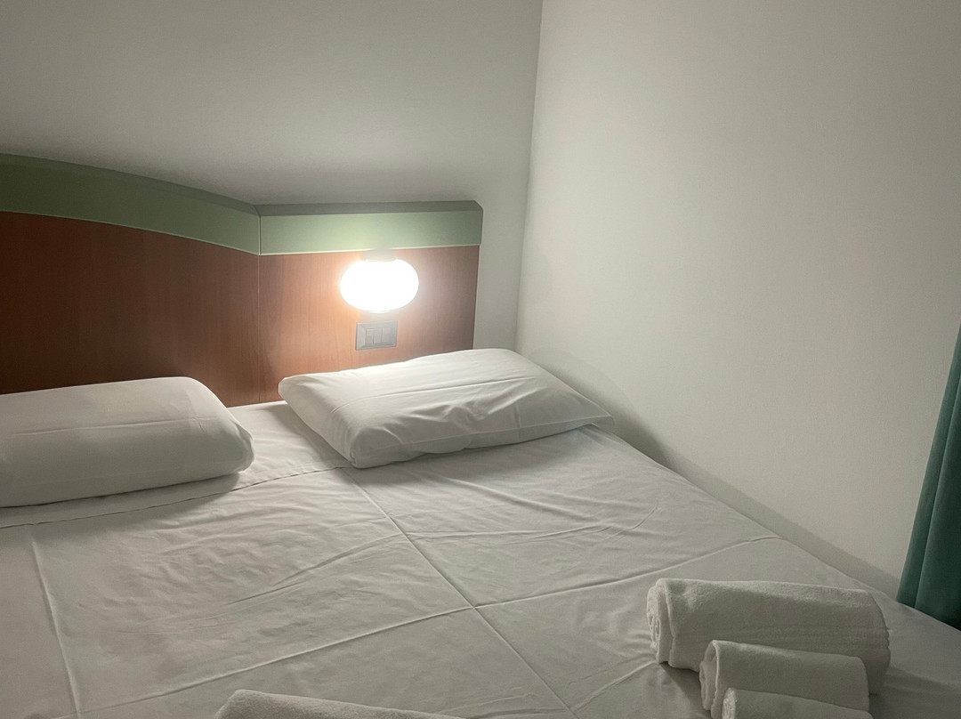 里沃利酒店主图