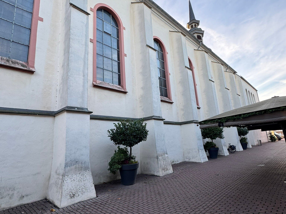 Klosterkirche St. Nikolaus-Bruggen必去景点
