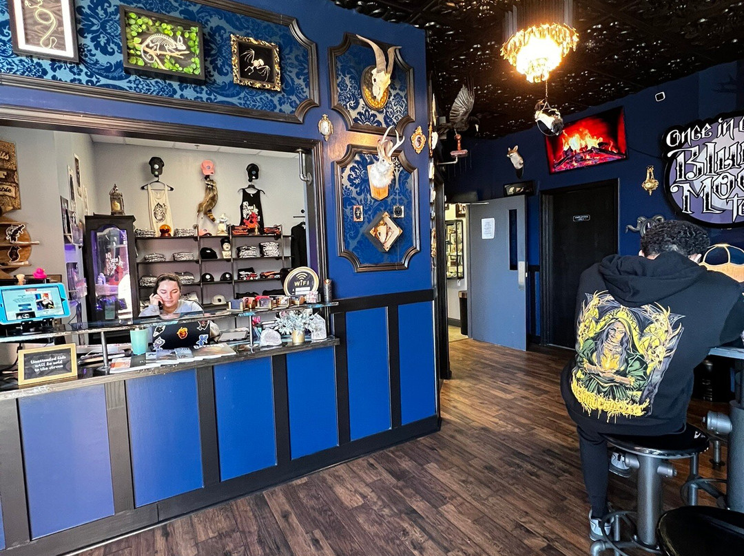 Once in a Blue Moon Tattoo-约翰斯克里克必去景点