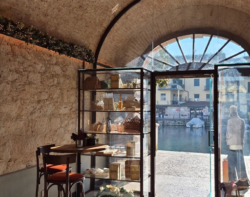 Il Padiglione degli Ufficiali-佩斯基耶拉德尔加尔达必去景点