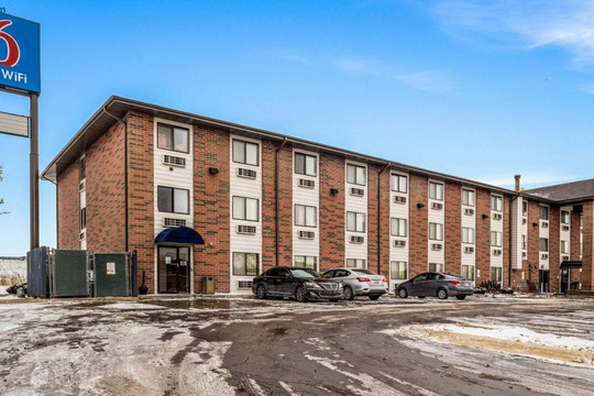 Motel 6 Elk Grove Village, IL