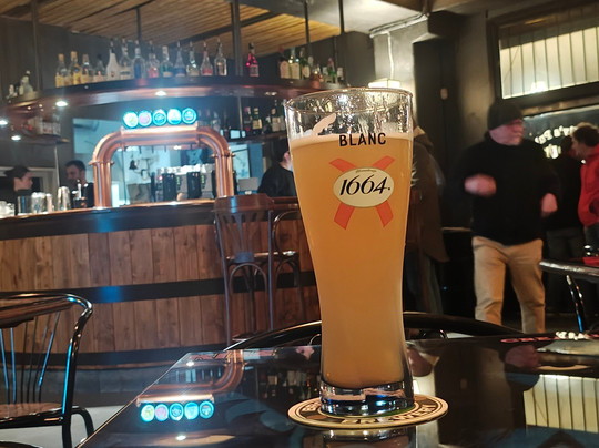 Wally's Pub-托尔托纳必去景点