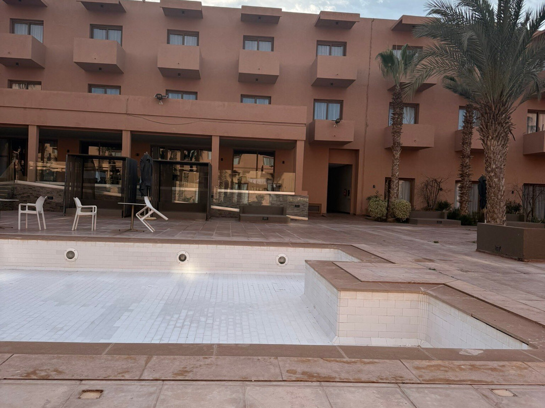 Oasis Palm Hotel主图