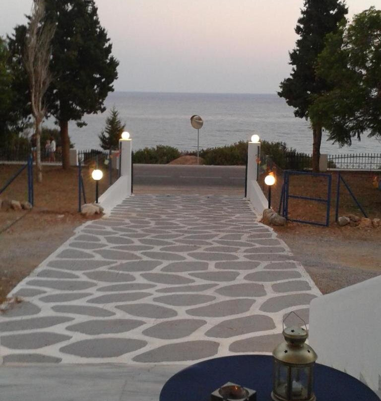 Pefkos Crystal Bay Studios And Apartments